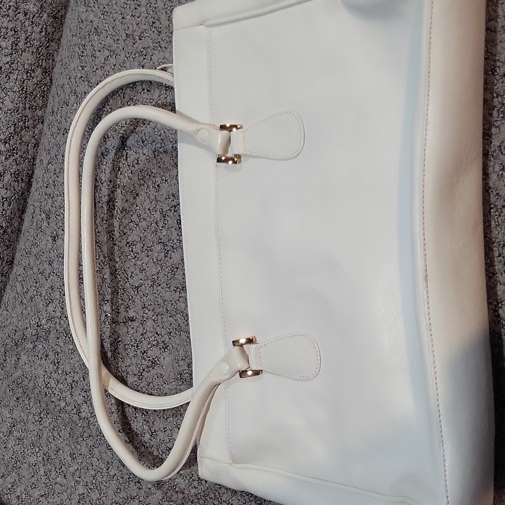 Axiom Leather Purse - Picture 13 of 15